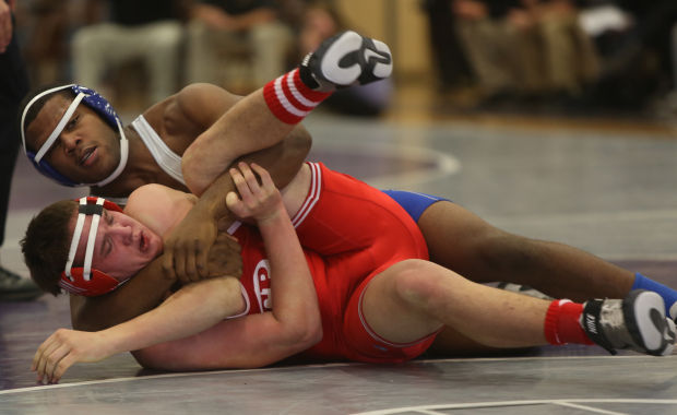 Lake Central's Gelen Robinson defeated Crown Point's Steven Potosky in the 220-pound class at the Merrillville Semistate.